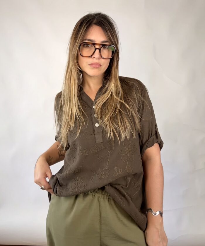 Blusa Lino Frente Bordado